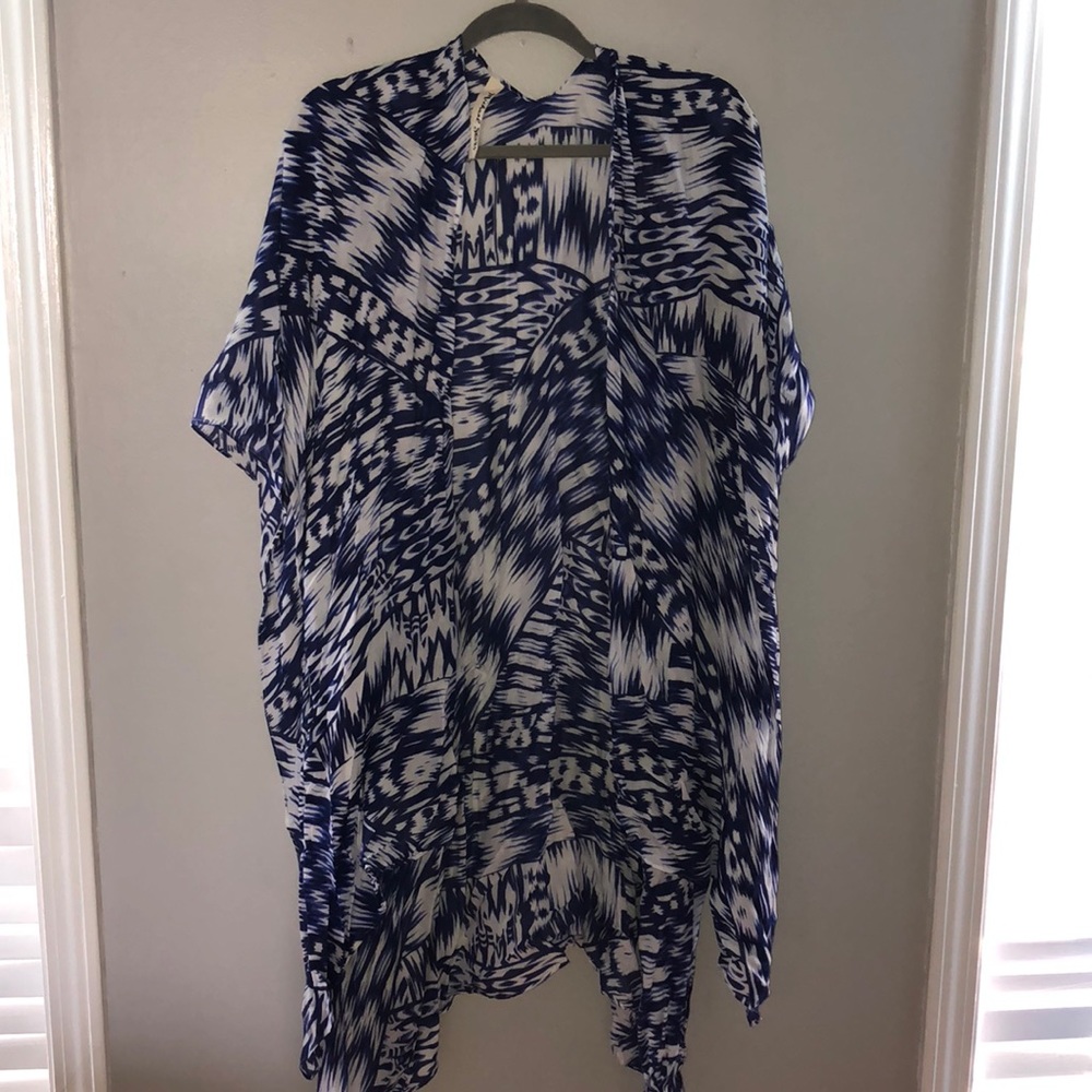 Blue and white shawl/poncho